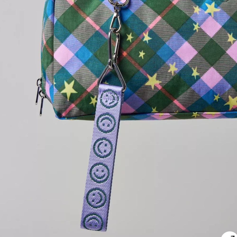 BAGGU Logo Keychain - Picture 2 of 5
